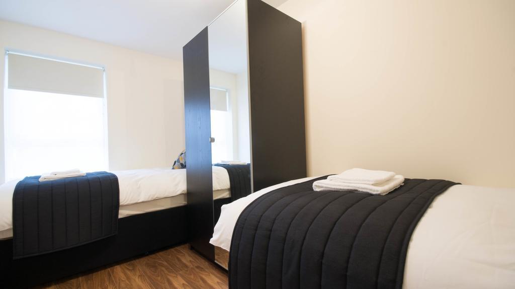 Arnos Apartments 핀칠리 객실 사진